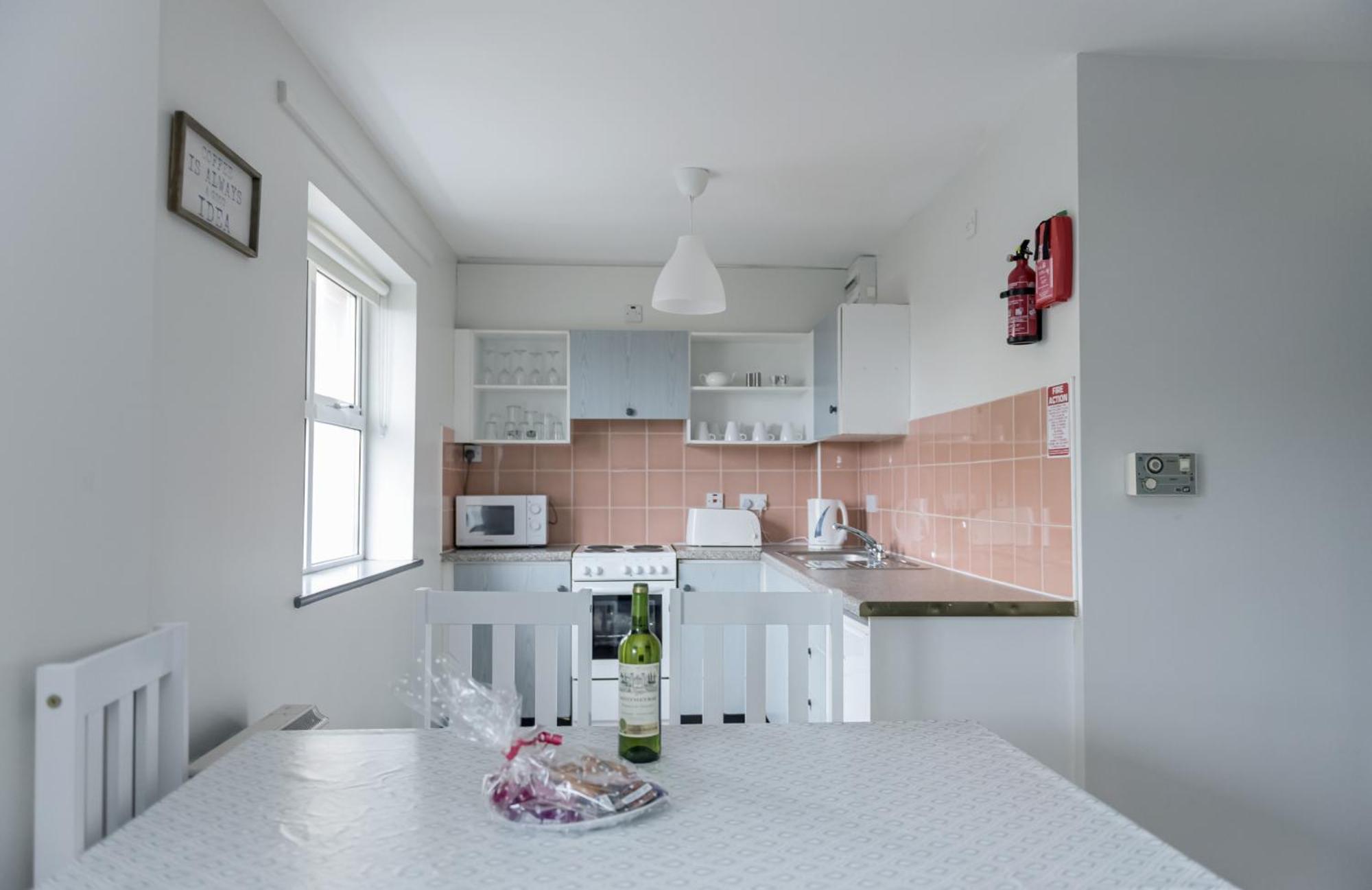בונדוראן Marine Court Ground Floor Apartment מראה חיצוני תמונה